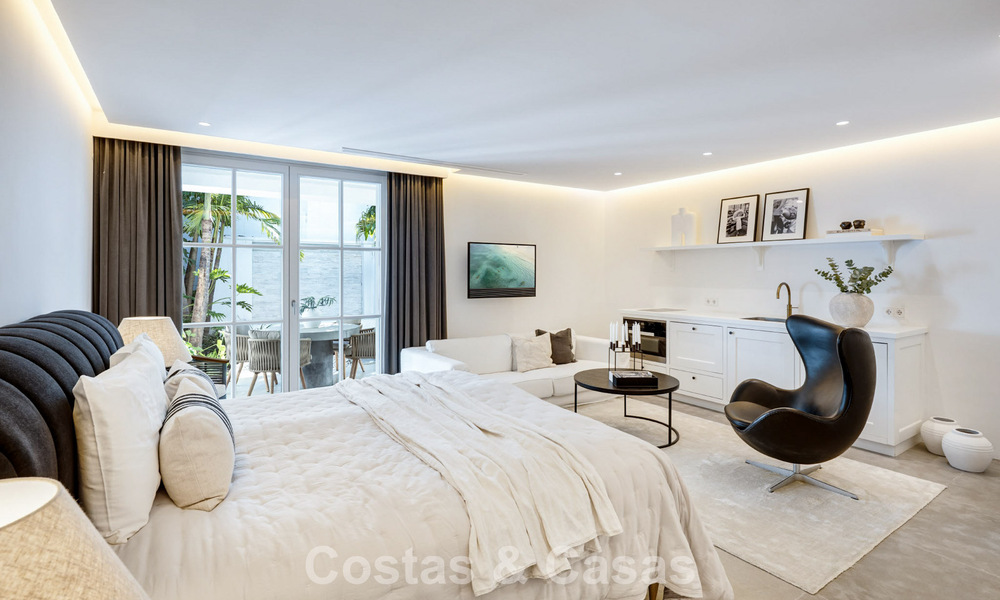 Villa de luxe méditerranéenne à l’architecture classique à vendre avec vue sur la mer au Marbella Club Resort à Benahavís 790343