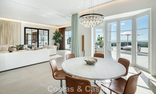 Villa de luxe méditerranéenne à l’architecture classique à vendre avec vue sur la mer au Marbella Club Resort à Benahavís 790364 