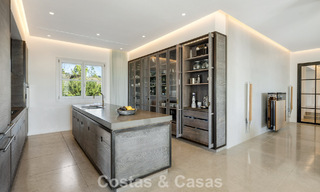 Villa de luxe méditerranéenne à l’architecture classique à vendre avec vue sur la mer au Marbella Club Resort à Benahavís 790367 