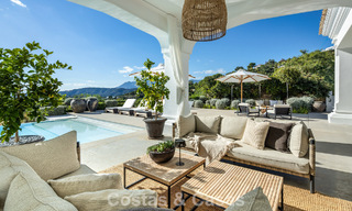 Villa de luxe méditerranéenne à l’architecture classique à vendre avec vue sur la mer au Marbella Club Resort à Benahavís 790368 