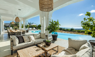 Villa de luxe méditerranéenne à l’architecture classique à vendre avec vue sur la mer au Marbella Club Resort à Benahavís 790369 