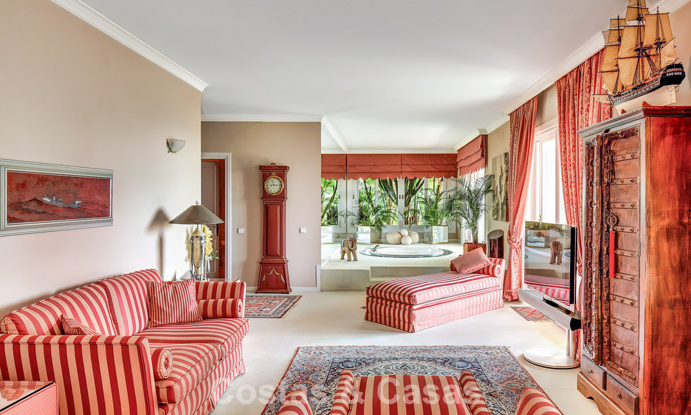 Domaine de style palais à l’architecture classique à vendre dans l’est de Marbella 790425