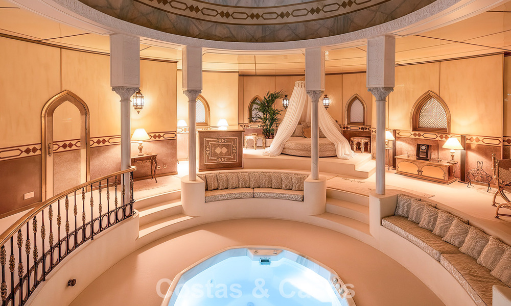 Domaine de style palais à l’architecture classique à vendre dans l’est de Marbella 790429