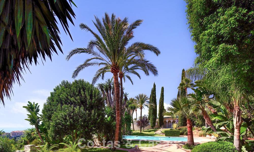 Domaine de style palais à l’architecture classique à vendre dans l’est de Marbella 790435