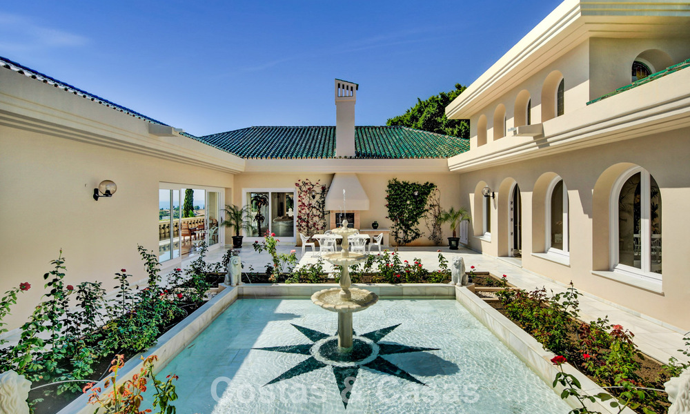 Domaine de style palais à l’architecture classique à vendre dans l’est de Marbella 790437