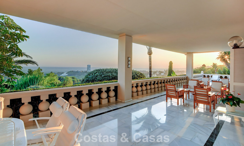Domaine de style palais à l’architecture classique à vendre dans l’est de Marbella 790452