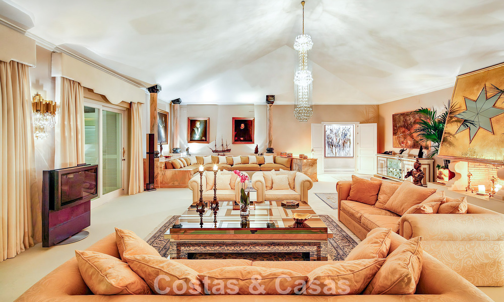 Domaine de style palais à l’architecture classique à vendre dans l’est de Marbella 790455