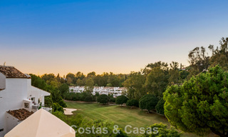 Appartement duplex contemporain rénové, à vendre avec vue sur les terrains de golf à La Quinta, Marbella - Benahavís 790459 