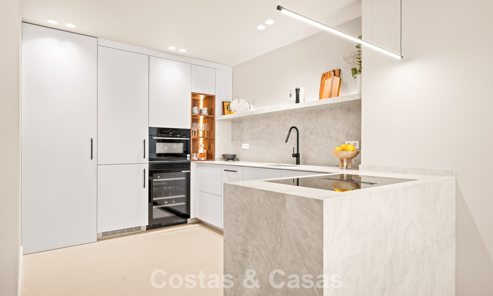 Appartement duplex contemporain rénové, à vendre avec vue sur les terrains de golf à La Quinta, Marbella - Benahavís 790460
