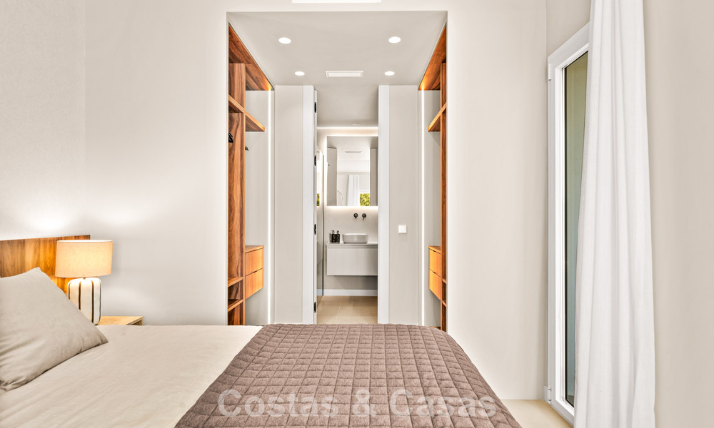 Appartement duplex contemporain rénové, à vendre avec vue sur les terrains de golf à La Quinta, Marbella - Benahavís 790464