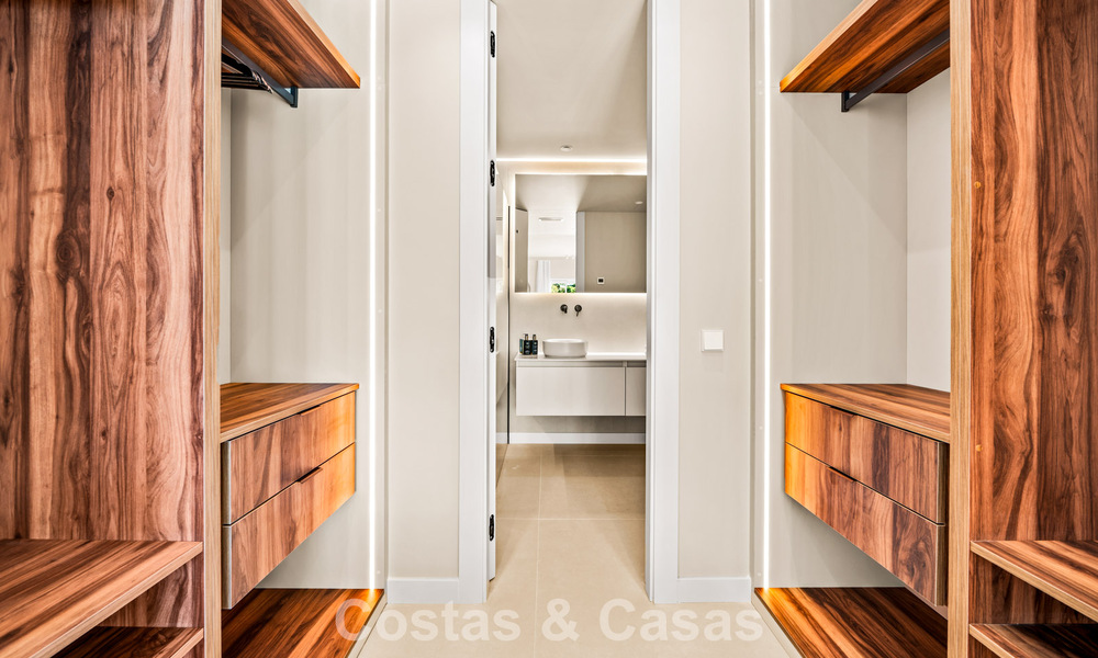 Appartement duplex contemporain rénové, à vendre avec vue sur les terrains de golf à La Quinta, Marbella - Benahavís 790466