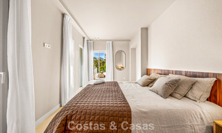 Appartement duplex contemporain rénové, à vendre avec vue sur les terrains de golf à La Quinta, Marbella - Benahavís 790467 