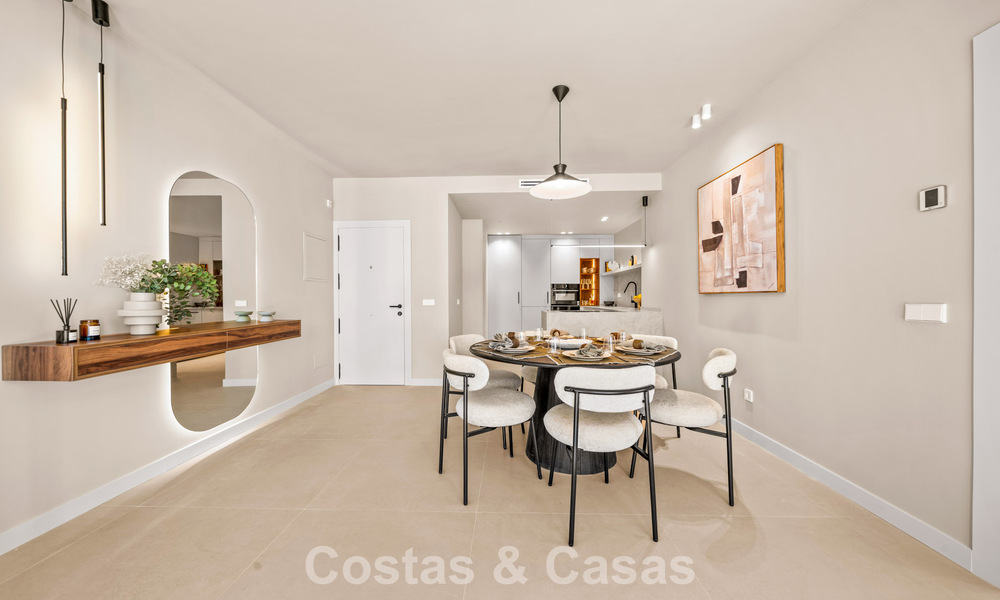 Appartement duplex contemporain rénové, à vendre avec vue sur les terrains de golf à La Quinta, Marbella - Benahavís 790468