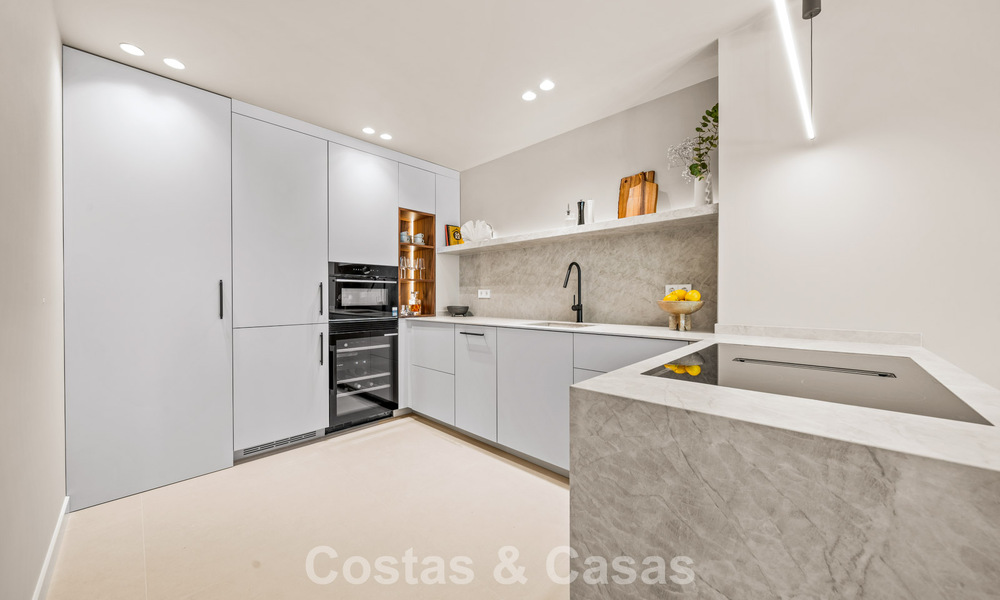Appartement duplex contemporain rénové, à vendre avec vue sur les terrains de golf à La Quinta, Marbella - Benahavís 790471