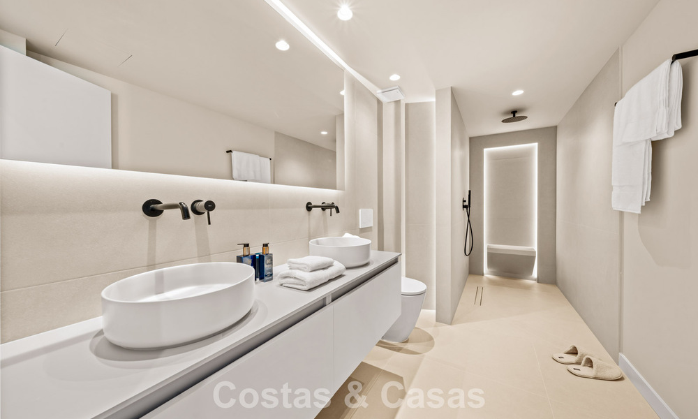 Appartement duplex contemporain rénové, à vendre avec vue sur les terrains de golf à La Quinta, Marbella - Benahavís 790487