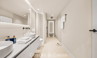 Appartement duplex contemporain rénové, à vendre avec vue sur les terrains de golf à La Quinta, Marbella - Benahavís 790488 