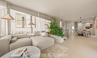 Appartement duplex contemporain rénové, à vendre avec vue sur les terrains de golf à La Quinta, Marbella - Benahavís 790503 