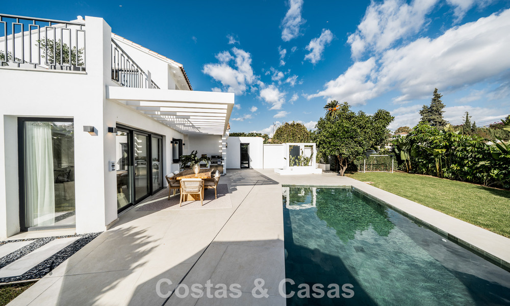 Villa de style méditerranéen moderne à vendre à quelques minutes à pied de la plage et du centre de San Pedro, Marbella 790552