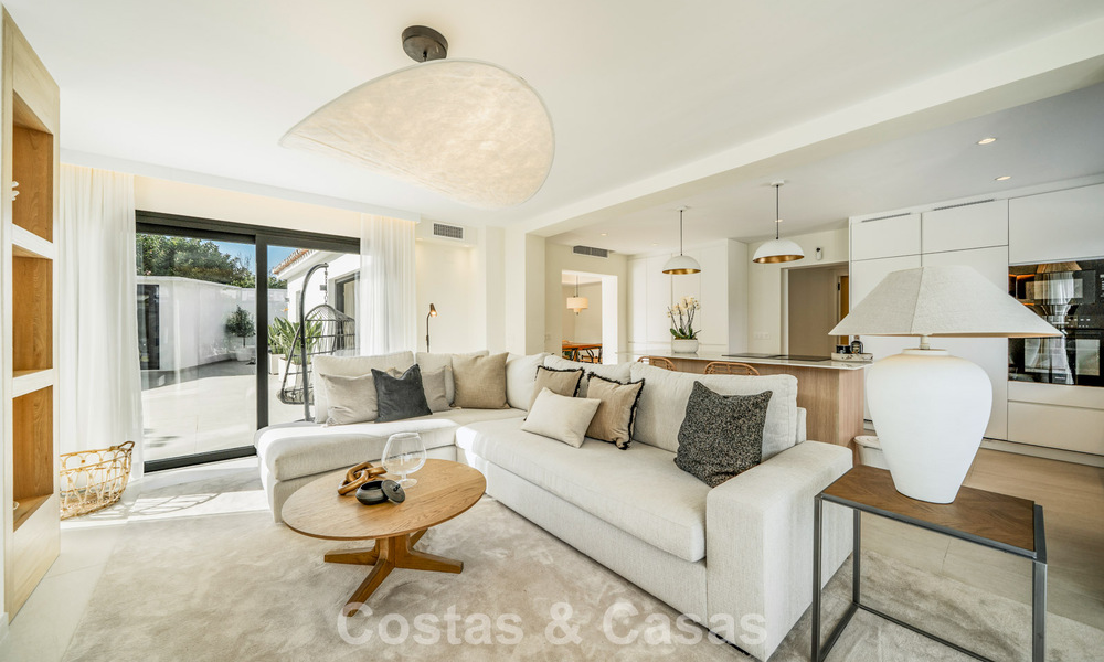 Villa de style méditerranéen moderne à vendre à quelques minutes à pied de la plage et du centre de San Pedro, Marbella 790561