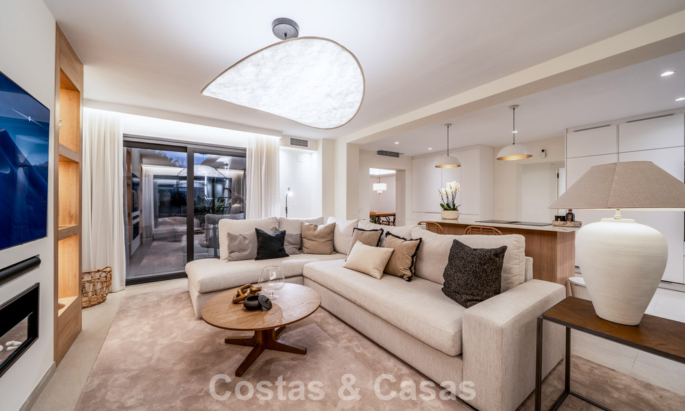 Villa de style méditerranéen moderne à vendre à quelques minutes à pied de la plage et du centre de San Pedro, Marbella 790565