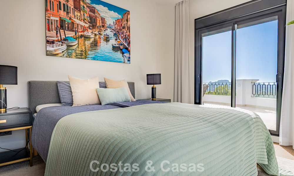 Spacieuse villa de luxe avec vue panoramique sur la mer à vendre à La Quinta, Benahavís - Marbella 790605