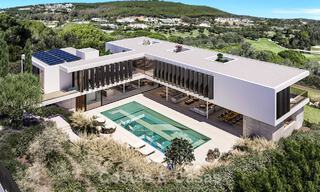 Villa d’architecture contemporaine à vendre, en première ligne de golf, dans une enclave privée à Sotogrande, Costa del Sol 790766 