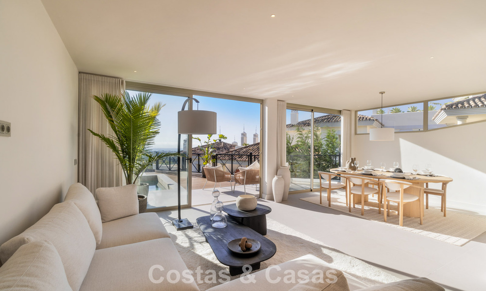 Appartement de 3 chambres rénové de style contemporain à vendre avec piscine et vue sur la mer à Nueva Andalucía, Marbella 790782