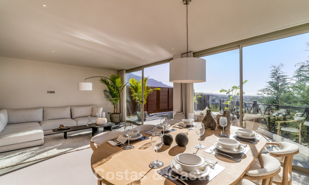 Appartement de 3 chambres rénové de style contemporain à vendre avec piscine et vue sur la mer à Nueva Andalucía, Marbella 790783