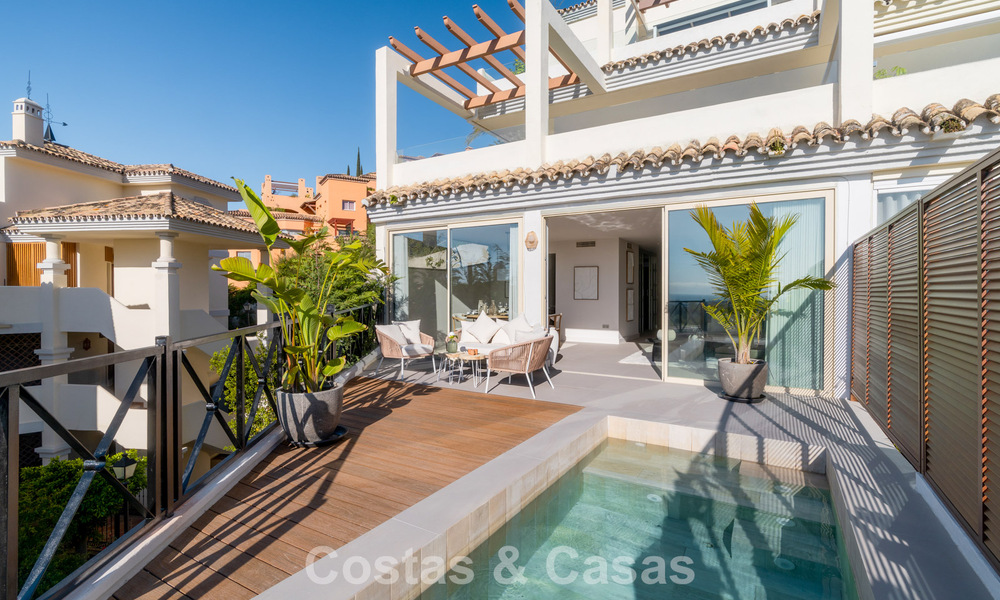 Appartement de 3 chambres rénové de style contemporain à vendre avec piscine et vue sur la mer à Nueva Andalucía, Marbella 790786