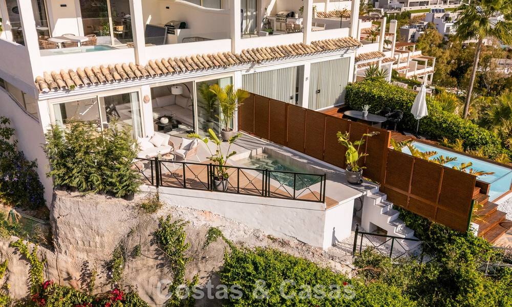 Appartement de 3 chambres rénové de style contemporain à vendre avec piscine et vue sur la mer à Nueva Andalucía, Marbella 790788