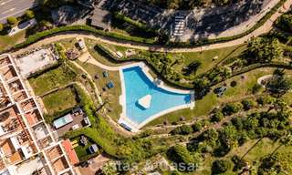 Appartement de 3 chambres rénové de style contemporain à vendre avec piscine et vue sur la mer à Nueva Andalucía, Marbella 790790 