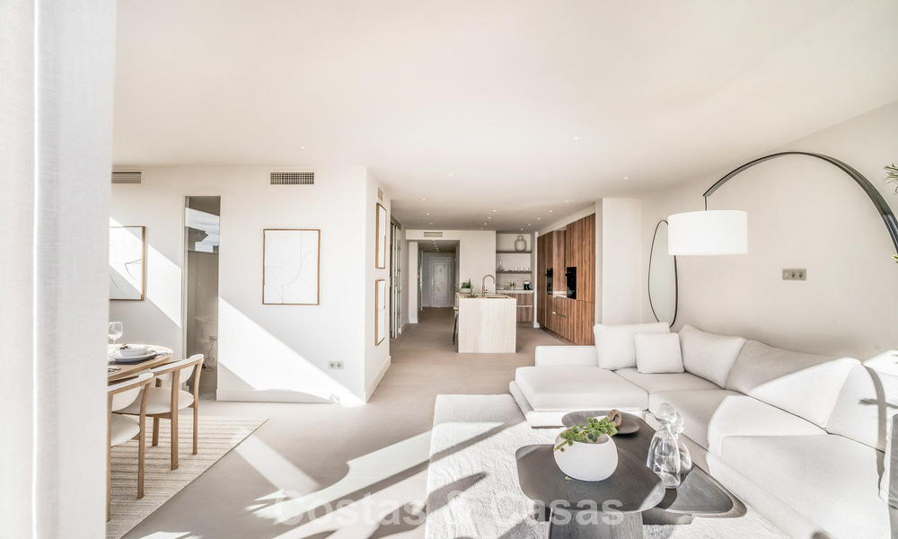 Appartement de 3 chambres rénové de style contemporain à vendre avec piscine et vue sur la mer à Nueva Andalucía, Marbella 790793
