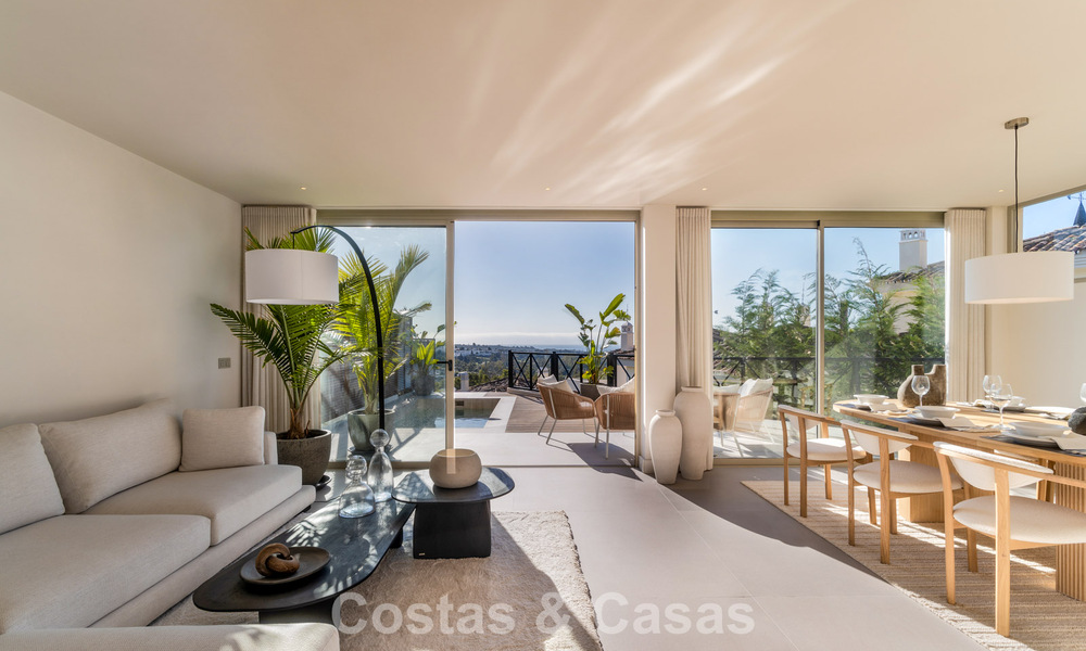 Appartement de 3 chambres rénové de style contemporain à vendre avec piscine et vue sur la mer à Nueva Andalucía, Marbella 790813