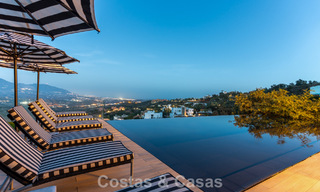 Villa de luxe contemporaine avec vues panoramiques sur la montagne et la mer à vendre dans les collines de Marbella Est 790941 