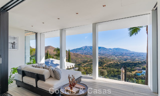 Villa de luxe contemporaine avec vues panoramiques sur la montagne et la mer à vendre dans les collines de Marbella Est 790942 