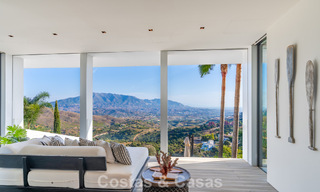 Villa de luxe contemporaine avec vues panoramiques sur la montagne et la mer à vendre dans les collines de Marbella Est 790943 