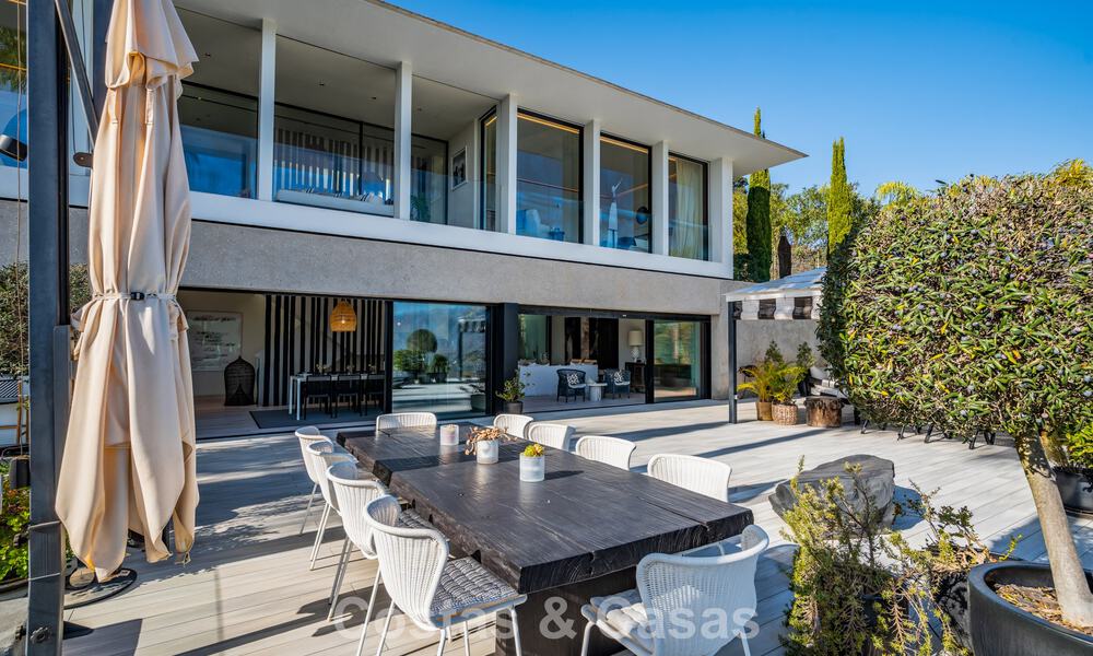 Villa de luxe contemporaine avec vues panoramiques sur la montagne et la mer à vendre dans les collines de Marbella Est 790955