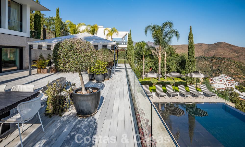Villa de luxe contemporaine avec vues panoramiques sur la montagne et la mer à vendre dans les collines de Marbella Est 790956