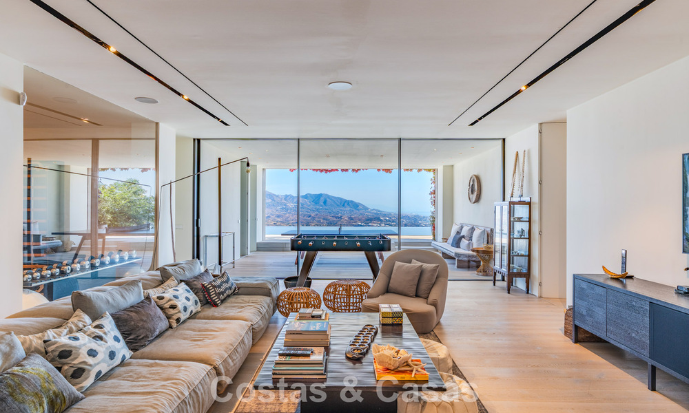 Villa de luxe contemporaine avec vues panoramiques sur la montagne et la mer à vendre dans les collines de Marbella Est 790957