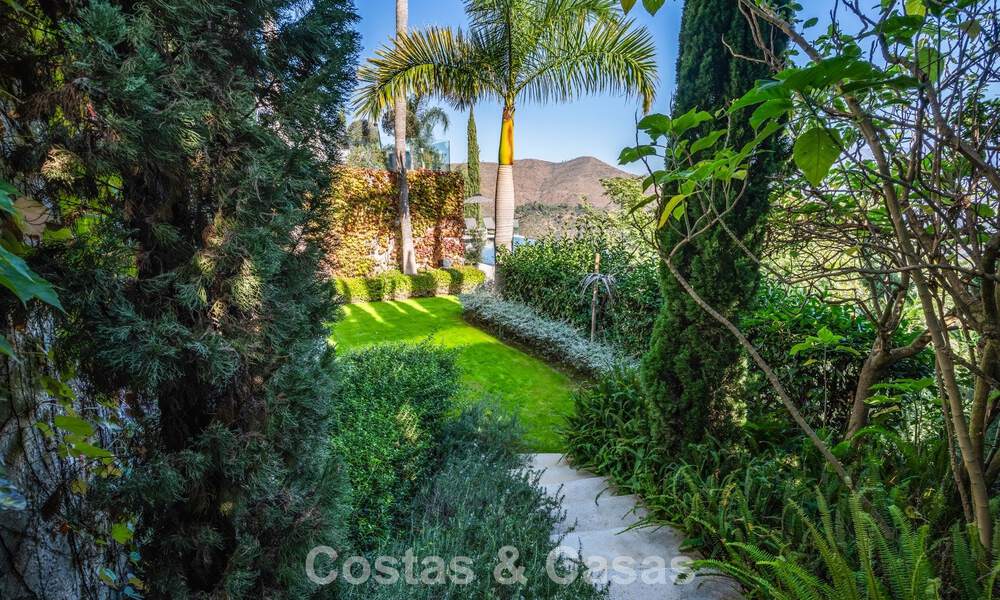 Villa de luxe contemporaine avec vues panoramiques sur la montagne et la mer à vendre dans les collines de Marbella Est 790960