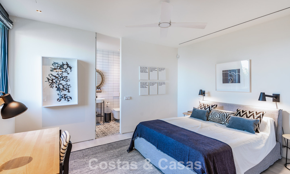 Villa de luxe contemporaine avec vues panoramiques sur la montagne et la mer à vendre dans les collines de Marbella Est 790972