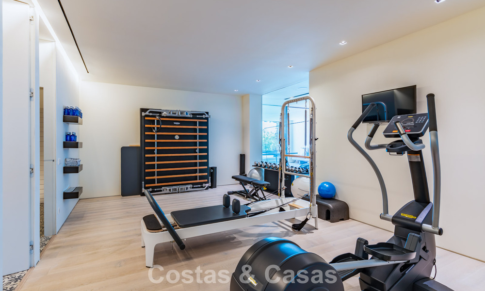 Villa de luxe contemporaine avec vues panoramiques sur la montagne et la mer à vendre dans les collines de Marbella Est 790975