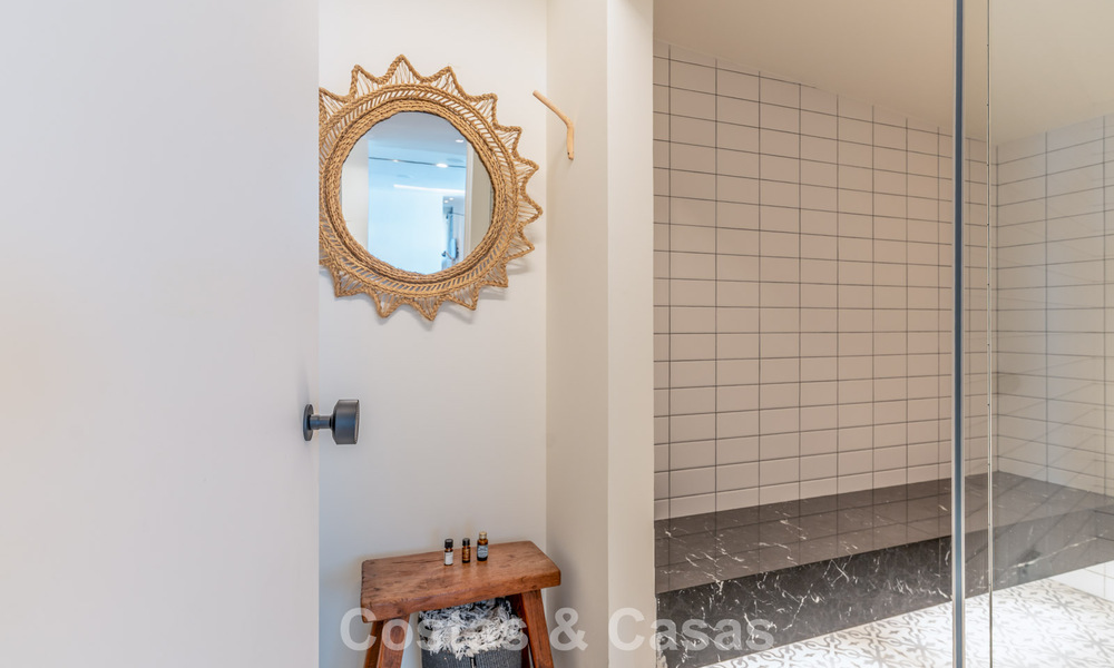 Villa de luxe contemporaine avec vues panoramiques sur la montagne et la mer à vendre dans les collines de Marbella Est 790977