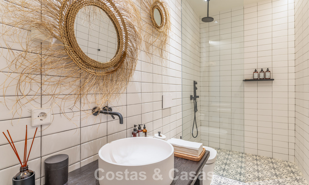 Villa de luxe contemporaine avec vues panoramiques sur la montagne et la mer à vendre dans les collines de Marbella Est 790978