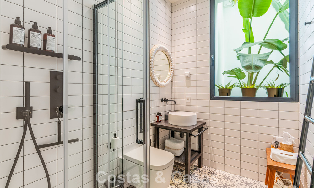 Villa de luxe contemporaine avec vues panoramiques sur la montagne et la mer à vendre dans les collines de Marbella Est 790980