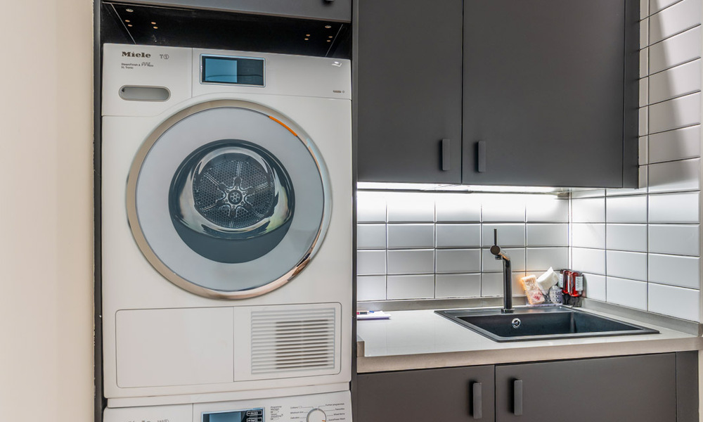 Villa de luxe contemporaine avec vues panoramiques sur la montagne et la mer à vendre dans les collines de Marbella Est 790989