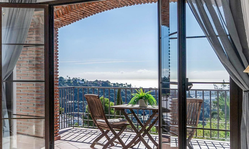 Appartement méditerranéen avec vue sur le golf et la mer à vendre dans un resort de golf dans les collines de Marbella - Benahavís 790921