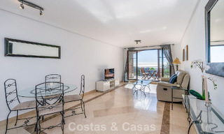 Appartement méditerranéen avec vue sur le golf et la mer à vendre dans un resort de golf dans les collines de Marbella - Benahavís 790926 