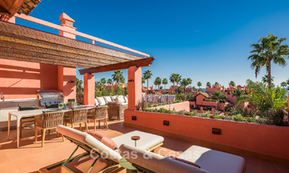 Penthouse à vendre avec vue sur la mer dans un complexe emblématique en première ligne de plage entre Marbella et Estepona 790837 