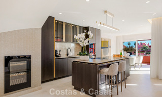 Penthouse à vendre avec vue sur la mer dans un complexe emblématique en première ligne de plage entre Marbella et Estepona 790842 